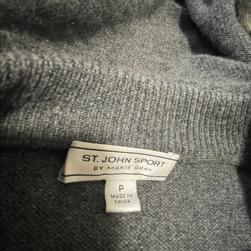 St. John Cashmere Fur Trim  knit sweater  Arctic Fox Fur - Picture 13 of 16